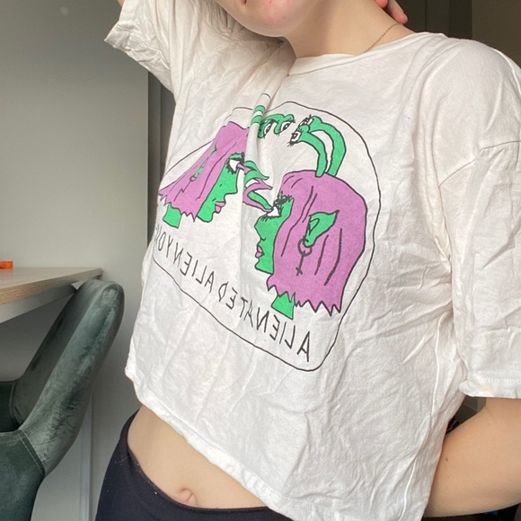 Alien Top - Picture 3 of 5